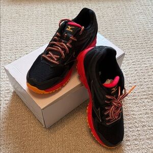 Brand New Mizuno Wave Daichi 2 Trail Running Shoes (Women’s 8)